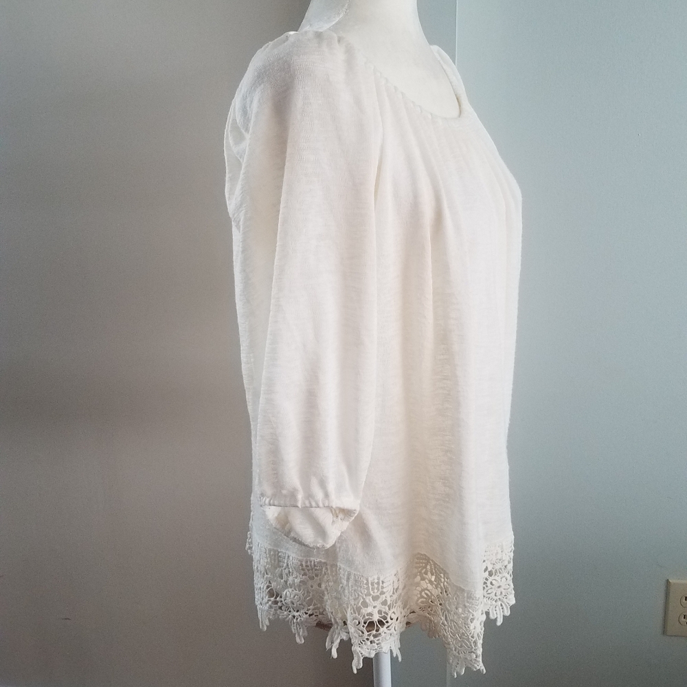 Bobeau Boho Lace Hem Cream Color Top Large - Picture 2 of 9